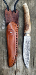 Kovaný nůž s koženým pouzdrem